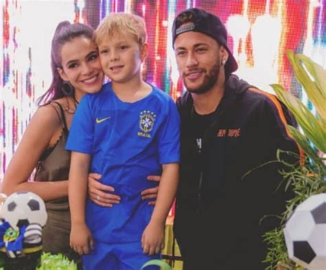 Pin De Zin Eb Em Brumar Neymar E Bruna Bruna Marquezine And Neymar