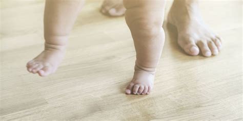 When Do Babies Start Walking? °°º º°° | Wriggly Toes