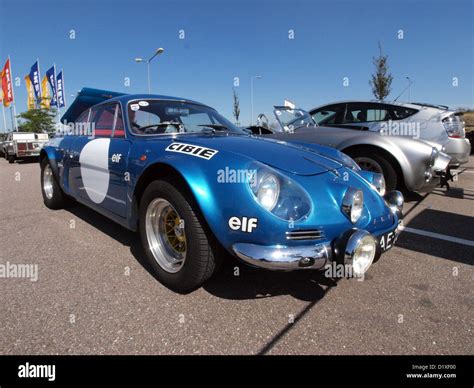 Alpine Renault Hi Res Stock Photography And Images Alamy