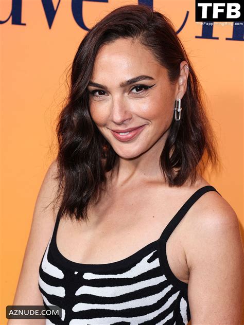 Gal Gadot Sexy Seen Showcasing Her Hot Figure At The Traveling Exhibition In Beverly Hills Aznude