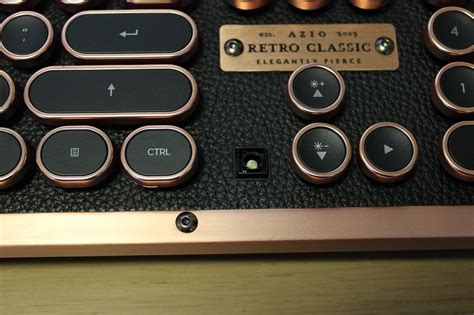 Azio Retro Classic Keyboard Review | Play3r