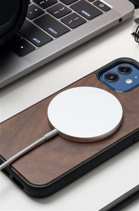 Oakywood Wooden Magsafe Iphone Case Features Built In Magnets