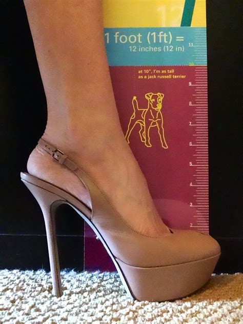 MOMMA KNOWS Nude Heels Make Legs Look Longer Red Soled Momma