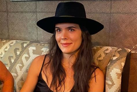 Who is Andrew Schulzs Wife, Emma Turner?