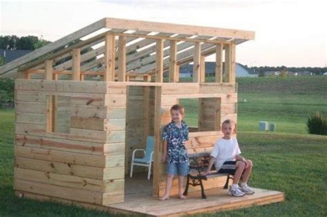 Diy Kids Fort From Recycled Pallets Pallet Ideas