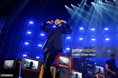 45 James Arthur Performs At The Sse Arena Wembley Stock Photos High