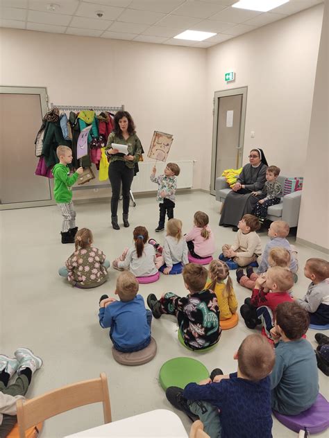 Wycieczka Do Biblioteki Publiczne Przedszkole Trampolina