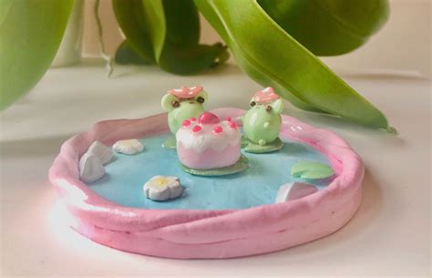 Frogs With Mushroom Hats Jewelry Dish Cottagecore Etsy Uk In 2024 Jewelry Dish Clay Diy