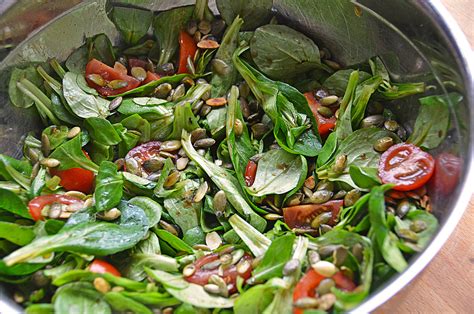 Rucola Salat Mit Pinienkernen Von Christina Chefkoch De