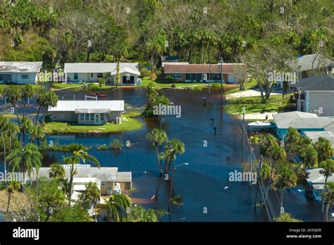 El Huracán Ian Inundó Casas En La Zona Residencial De Florida