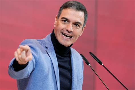 Sánchez exige a Feijoo que rompa todos los pactos con VOX mientras él