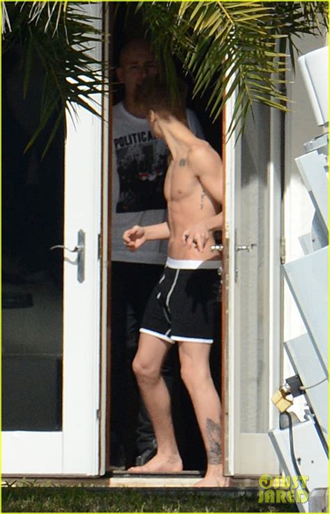 Justin Bieber Shirtless Underwear Clad In Miami Photo 527502