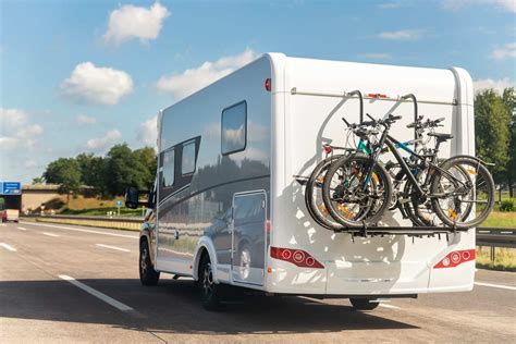 Missbrauch Neulich Ersetzen Fahrrad Am Wohnwagen Sichern Abdeckung