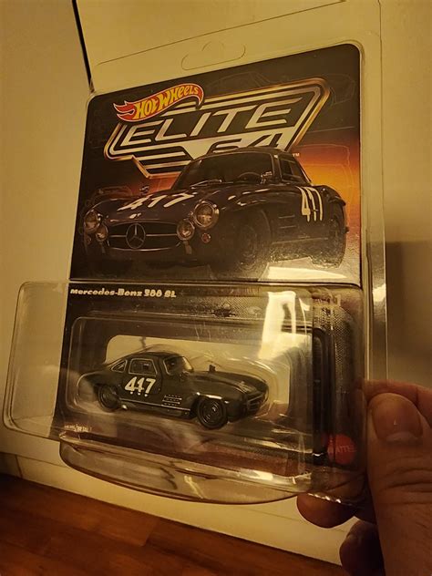 Hot Wheels Elite Mercedes Benz Sl Hobbies Toys Toys Games On Carousell