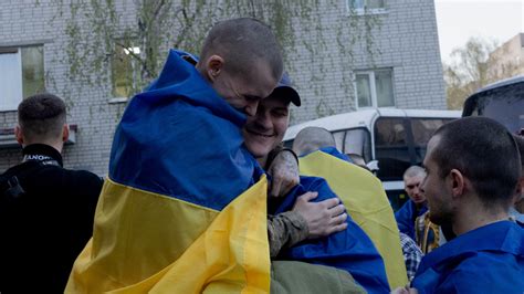 Largest Russia-Ukraine prisoner swap takes place amidst declared ‘truce
