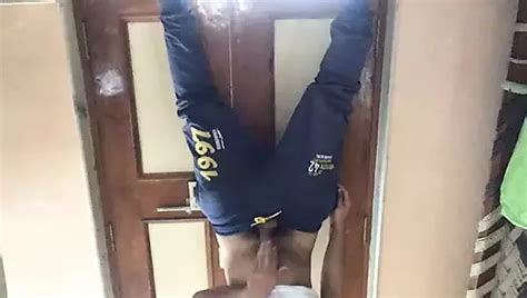 Vreemdeling Neukt Een Sexy Meisje In Een Tuin Zuigt Pik En Poesje Ass Zuigen Poesje Xhamster