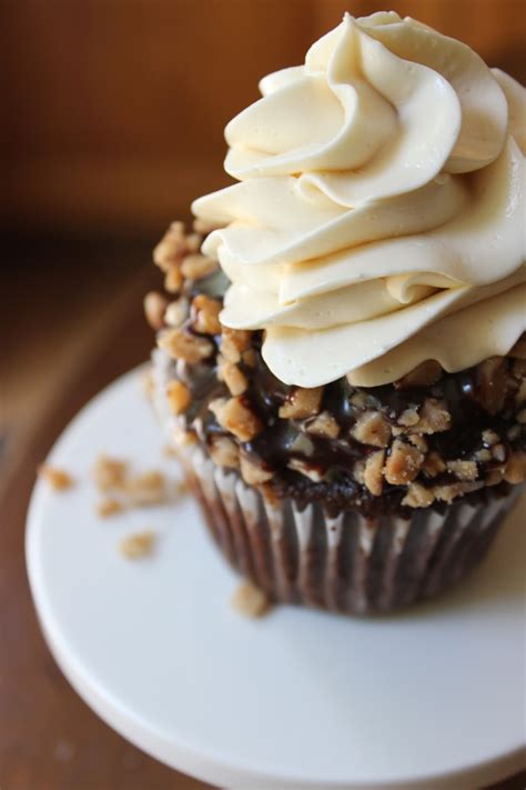 Sweet Deliciousness Toffee Crunch Cupcakes