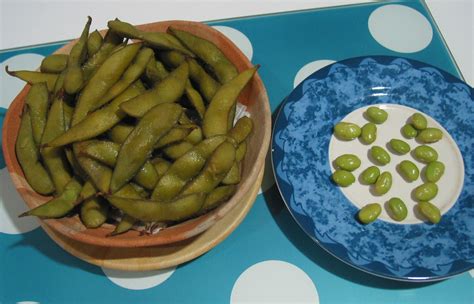 FOOD PLUS LOVE: Steamed Edamame (Adamame)