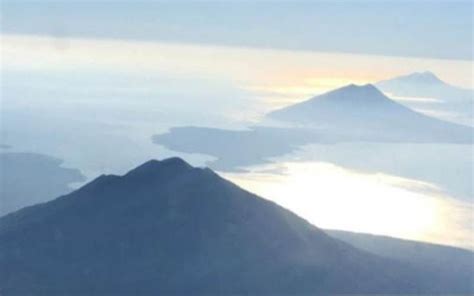 Gunung Api Ili Lewotolok Erupsi Warga Diminta Menjauh Dari Radius 3 Km