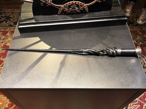 Dumbledore’s original wand? : r/harrypotter