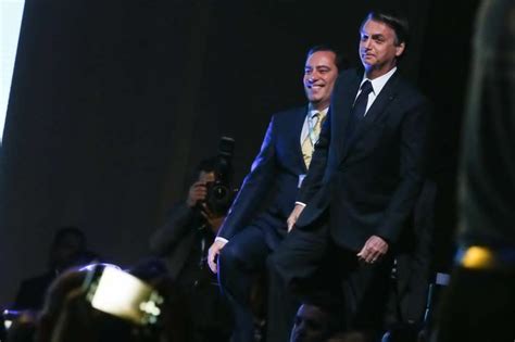 Funcion Rias Denunciam Presidente Da Caixa De Ass Dio