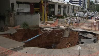 Bahia Meio Dia Salvador Cratera Aberta No Cidade Jardim Ainda N O