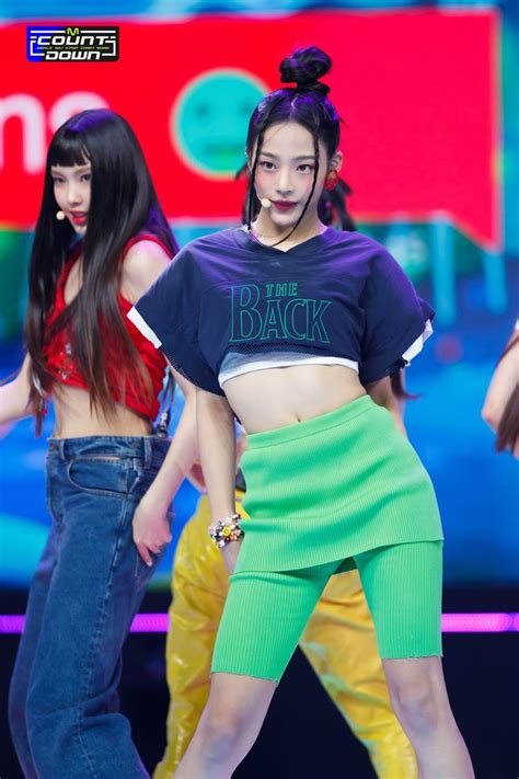 Newjeans Minji Themed Outfits New Jeans Style Kpop Outfits