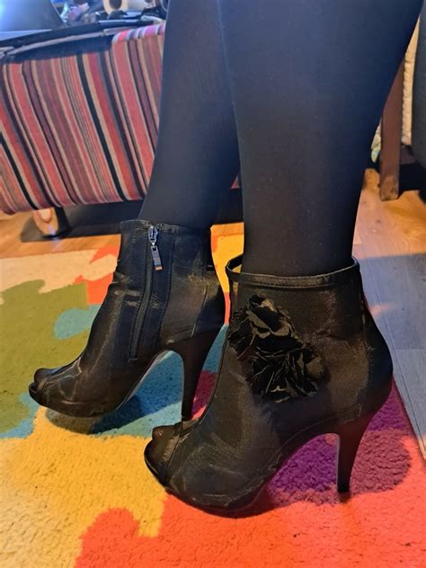 Danni In A Latex Skirt Sexy Lingerie And Seamless Pantyhose Pics Xhamster