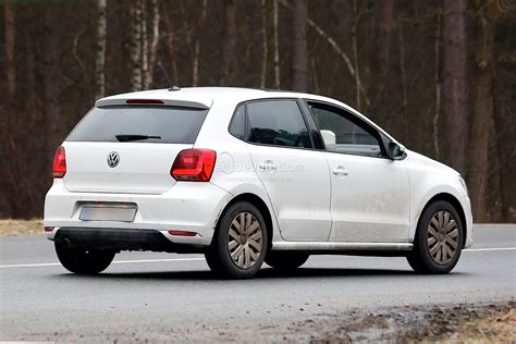 Spyshots Vw Polo Facelift Details Revealed First Interior Photo