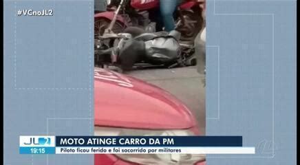 Motociclista fica ferido após bater contra viatura da PM em Belém