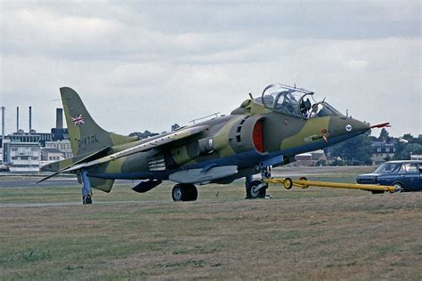 File:Hawker Siddeley Harrier T52, Hawker Siddeley AN2275807.jpg ...