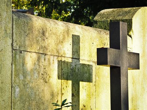 Friedhof Kreuz Grabstein Kostenloses Foto Auf Pixabay Pixabay