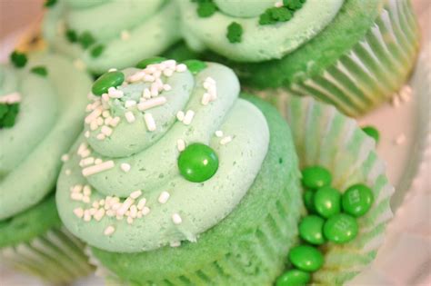 Pink Cake Plate Shamrock Shake Cupcakes Cupcake Recipes Cupcake Cakes