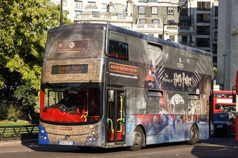 Golden Tours Alperton LN BV13 ZCZ BV13 ZCZ Is A Volvo Flickr