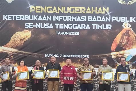 Komisi Informasi Provinsi NTT Beri Penghargaan Kepada 84 Badan Publik