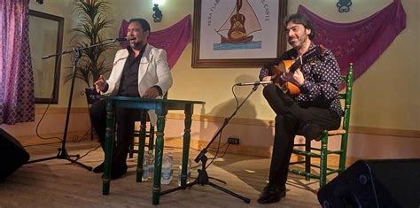 José Valencia y Juan Requena ponen en pie a la peña Unión del Cante