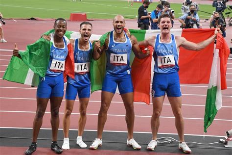 Tokyo 2020 La Staffetta Azzurra 4x100 Entra Nella Storia — Il Globo