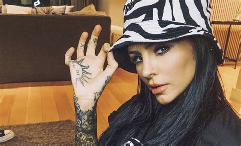Las Fotos Hot De Cande Tinelli Con Un Hombre Poses Comprometedoras Y Revoluci N En Las Redes Tn