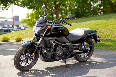 New Motorcycle 2014 Honda Ctx700n Dct Abs Review And Specs