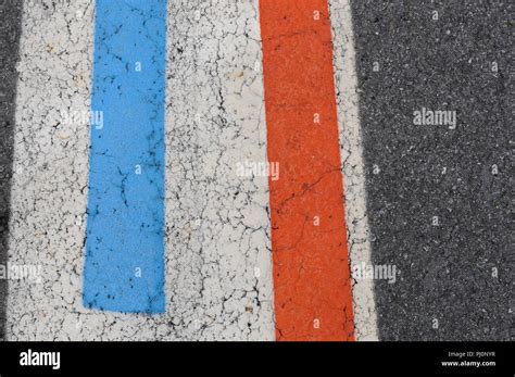 Tarmac markings hi-res stock photography and images - Alamy