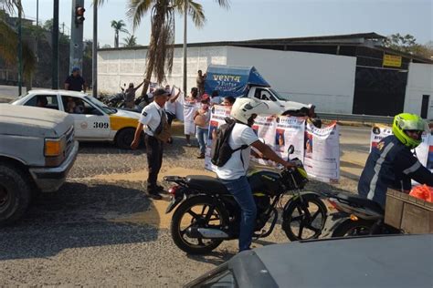 Familiares De Joven Desaparecida Bloquean En Paso Limonero El Sol De