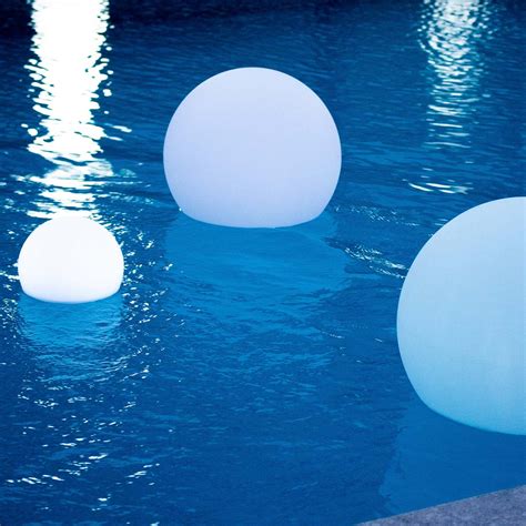 Buly Esfera Iluminada Flotante Con Carga Solar Y Cable Para Exterior