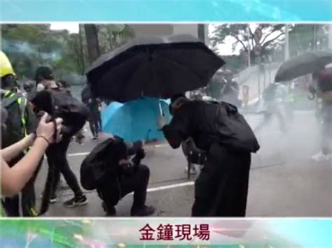 【修例風波】警金鐘射多枚催淚彈 驅散人群