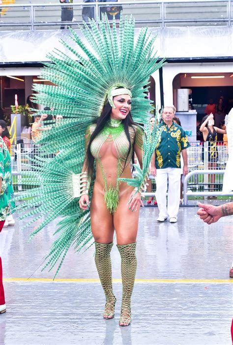 Foto Carnaval Juju Salimeni Afirmou Que Segue Disposi O Da X