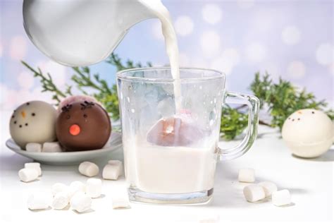 Premium Photo Christmas Hot Chocolate Balls