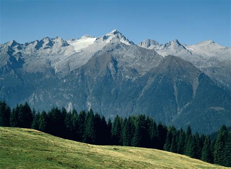 San Lorenzo In Banale Relax E Benessere Sul Lago Di Molveno Scopri