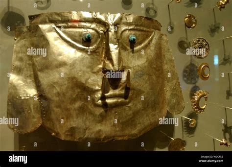 Gold artifacts are on display at the Smithsonian's National Museum of ...