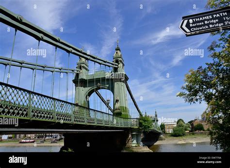 Hammersmith bridge london hi-res stock photography and images - Alamy