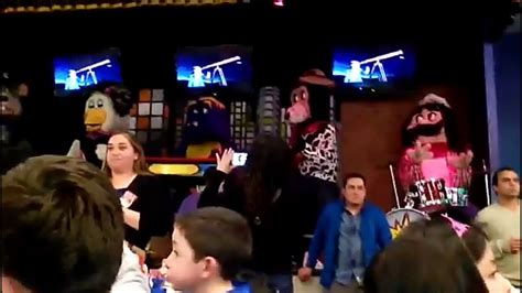 Chuck E Cheeses Plaza Oeste [2015] Dare To Be You Clip Interruption