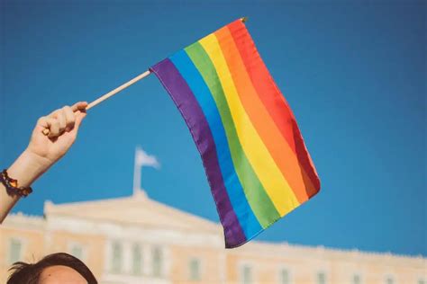 Astuces pour créer une annonce efficace sur un réseau gay Amplement